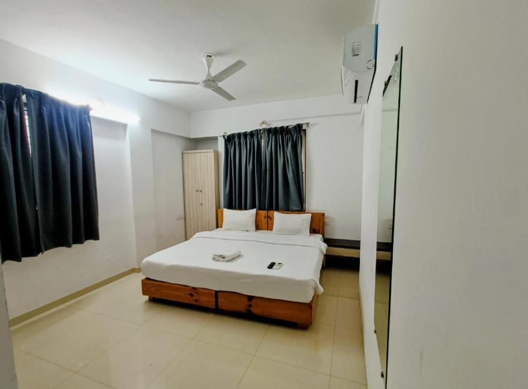 Ornate Service Apartments Pune Exteriör bild