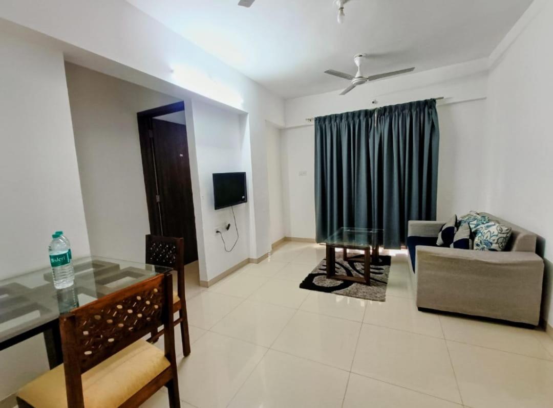 Ornate Service Apartments Pune Exteriör bild
